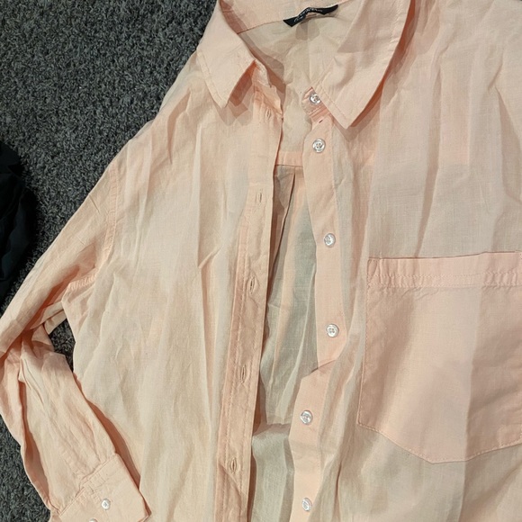 4/$10 ✨ oversized button up dress shirt - Picture 3 of 3